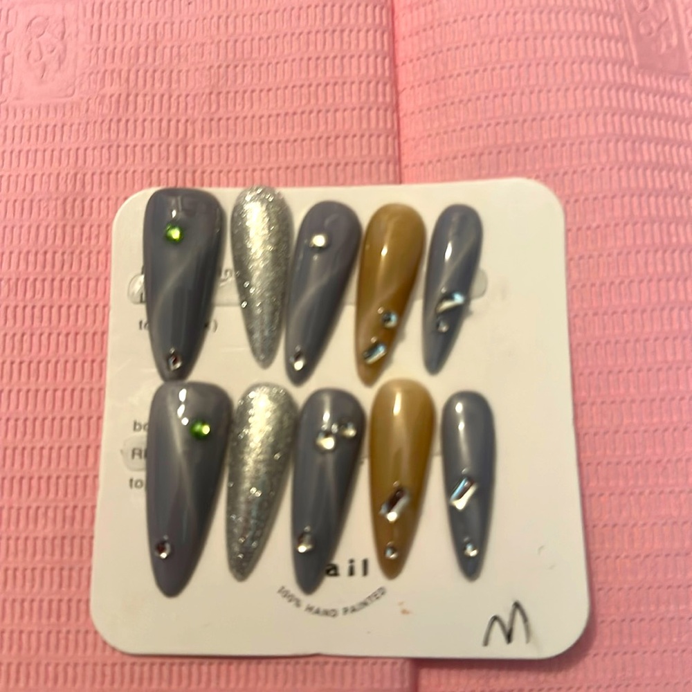 Beautiful cat eye nails